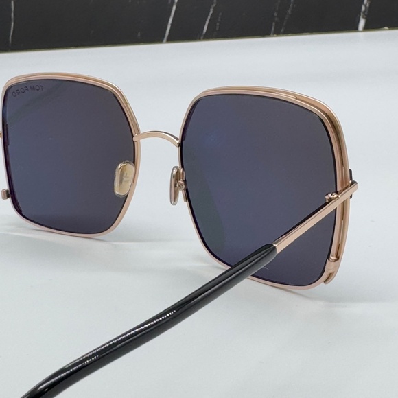 NEW TOM FORD TF1006 02A WOMEN SQUARE SUNGLASSES TOM FORD RAPHAELA FT1006/S BLACK main image 4